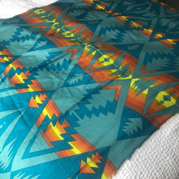 Pendleton wool scarf - Picture 2 of 3